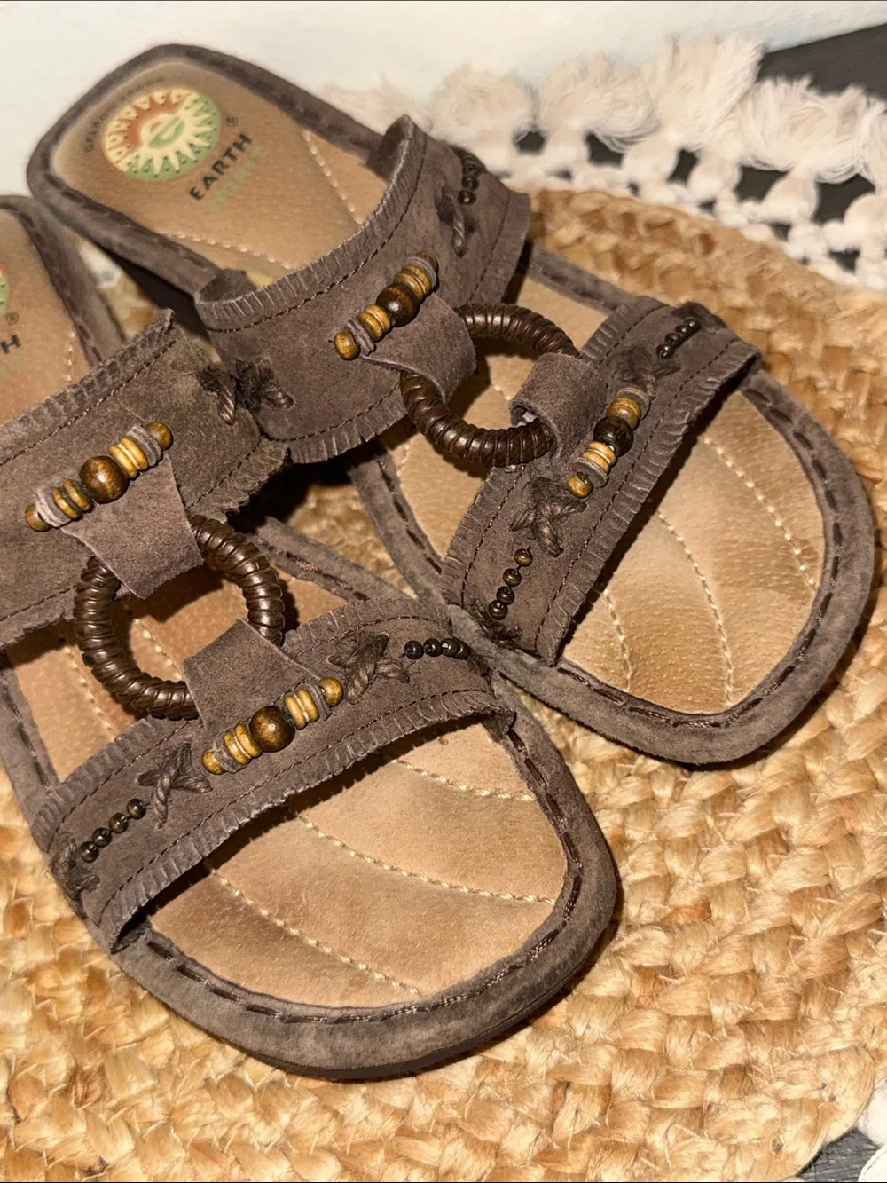 Earth Spirit Magnolia Brown Leather Beaded Wedge Sandals Shoes Womens 7.5